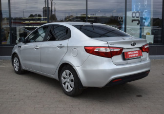 Подержанный автомобиль Kia Rio Sedan 2013 года (7 фото)