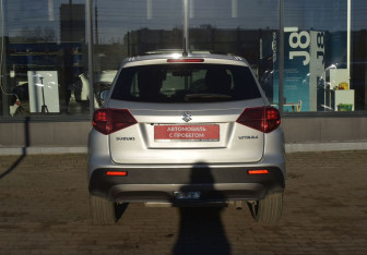 Подержанный автомобиль Suzuki Vitara 2021 года (6 фото)
