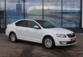 Подержанный автомобиль Skoda Octavia Liftback 2016 года (3 фото)