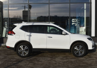 Подержанный автомобиль Nissan X-Trail 2021 года (4 фото)
