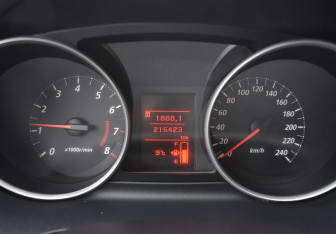 Подержанный автомобиль Mitsubishi Outlander 2011 года (12 фото)