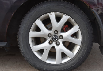 Подержанный автомобиль Mazda CX-7 2007 года (9 фото)