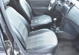 Подержанный автомобиль Renault Logan Sedan 2022 года (10 фото)