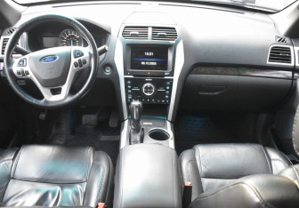 Подержанный автомобиль Ford Explorer 2013 года (12 фото)