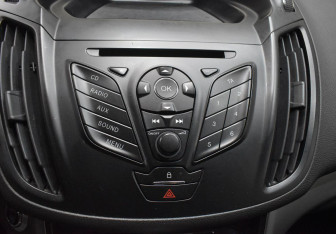 Подержанный автомобиль Ford Kuga 2014 года (14 фото)