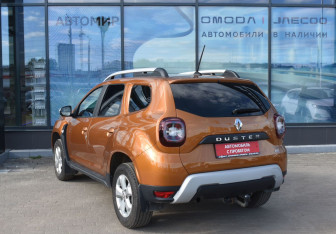 Подержанный автомобиль Renault Duster 2022 года (7 фото)