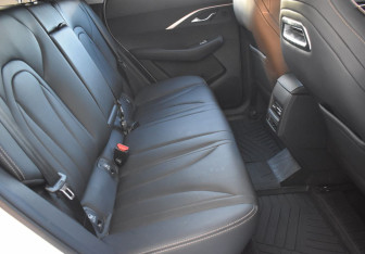 Подержанный автомобиль Omoda C5 2022 года (11 фото)