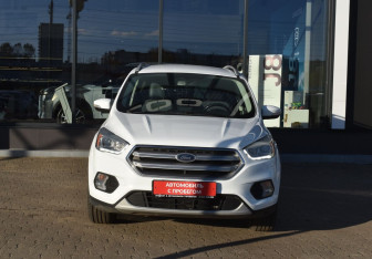 Подержанный автомобиль Ford Kuga 2017 года (2 фото)