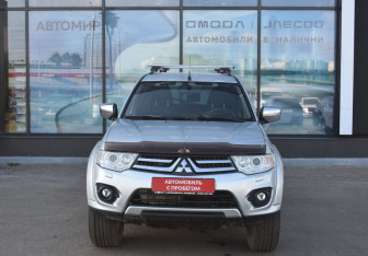 Подержанный автомобиль Mitsubishi Pajero Sport 2013 года (2 фото)