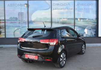 Подержанный автомобиль Kia Rio Hatchback 2015 года (5 фото)