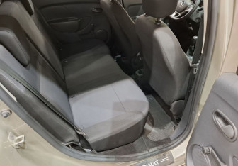 Подержанный автомобиль Renault Sandero 2020 года (11 фото)