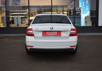 Подержанный автомобиль Skoda Octavia Liftback 2020 года (6 фото)