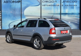 Подержанный автомобиль Skoda Octavia Wagon 2012 года (7 фото)