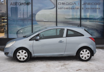 Подержанный автомобиль Opel Corsa 2008 года (8 фото)