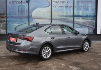 Подержанный автомобиль Skoda Octavia Liftback 2021 года (5 фото)