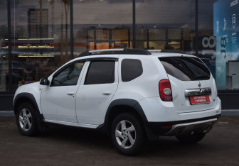Подержанный автомобиль Renault Duster 2013 года (7 фото)