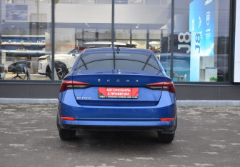 Подержанный автомобиль Skoda Octavia Liftback 2021 года (6 фото)