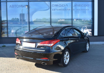 Подержанный автомобиль Hyundai i40 Sedan 2013 года (5 фото)
