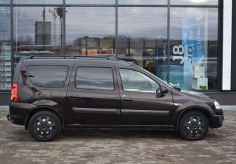 Подержанный автомобиль LADA (ВАЗ) Largus Wagon 2015 года (4 фото)