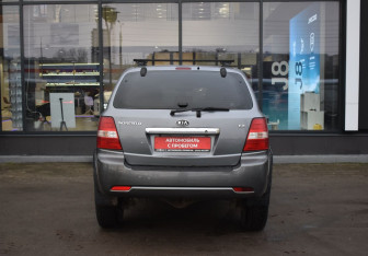 Подержанный автомобиль Kia Sorento 2008 года (6 фото)