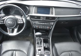 Подержанный автомобиль Kia Optima Sedan 2019 года (12 фото)