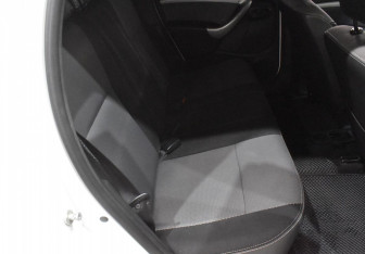 Подержанный автомобиль Renault Duster 2013 года (11 фото)