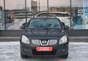 Подержанный автомобиль Nissan Qashqai 2009 года (2 фото)