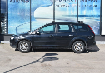 Подержанный автомобиль Ford Focus Wagon 2007 года (8 фото)