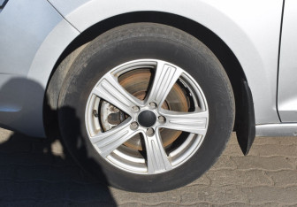 Подержанный автомобиль Skoda Rapid Liftback 2017 года (9 фото)