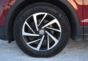 Подержанный автомобиль Volkswagen Tiguan 2018 года (9 фото)