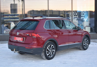 Подержанный автомобиль Volkswagen Tiguan 2018 года (5 фото)