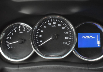 Подержанный автомобиль Nissan Terrano 2017 года (13 фото)