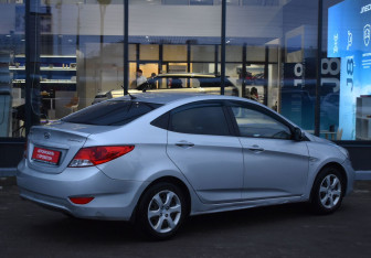 Подержанный автомобиль Hyundai Solaris Sedan 2014 года (5 фото)