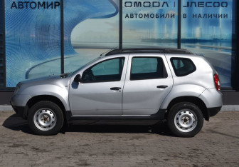 Подержанный автомобиль Renault Duster 2014 года (8 фото)