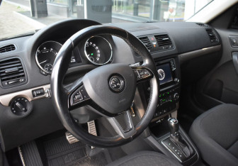 Подержанный автомобиль Skoda Yeti 2015 года (16 фото)