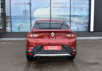 Подержанный автомобиль Renault Arkana 2021 года (6 фото)