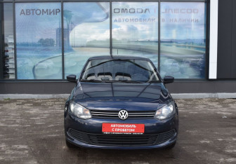 Подержанный автомобиль Volkswagen Polo Sedan 2014 года (2 фото)
