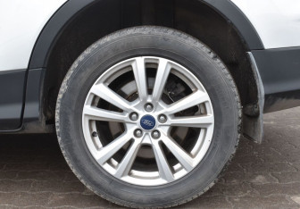 Подержанный автомобиль Ford Kuga 2018 года (9 фото)