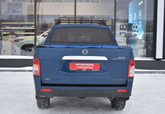 Подержанный автомобиль SsangYong Actyon Sports 2012 года (6 фото)