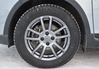 Подержанный автомобиль LIVAN X3Pro 2023 года (9 фото)