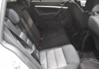 Подержанный автомобиль Skoda Octavia Wagon 2012 года (11 фото)