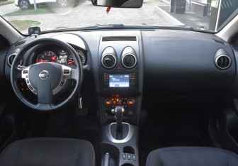 Подержанный автомобиль Nissan Qashqai 2013 года (13 фото)