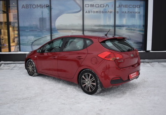 Подержанный автомобиль Kia Ceed Hatchback 2013 года (7 фото)