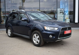Подержанный автомобиль Mitsubishi Outlander 2010 года (3 фото)