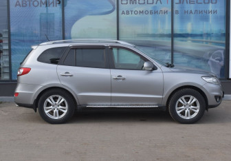 Подержанный автомобиль Hyundai Santa Fe 2011 года (4 фото)