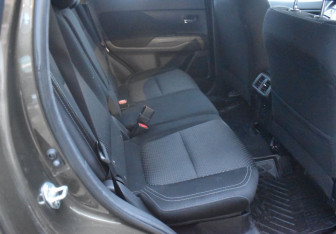 Подержанный автомобиль Mitsubishi Outlander 2019 года (11 фото)