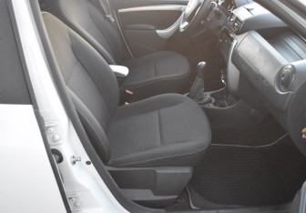 Подержанный автомобиль Nissan Terrano 2018 года (10 фото)