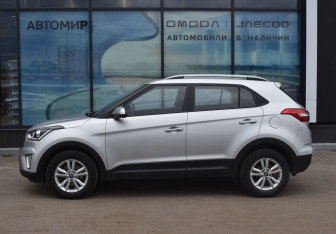 Подержанный автомобиль Hyundai Creta 2019 года (8 фото)