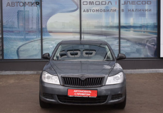 Подержанный автомобиль Skoda Octavia Liftback 2010 года (2 фото)