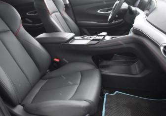 Подержанный автомобиль Changan UNI-T 2023 года (10 фото)